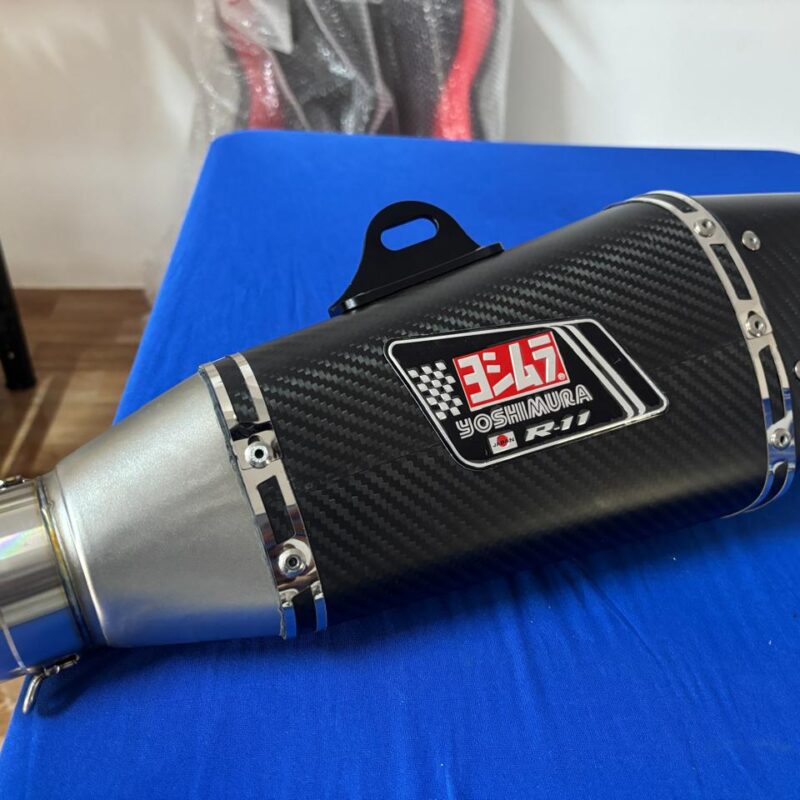 R11 Double Hole Carbon Fiber Motorcycle Exhaust Pipe