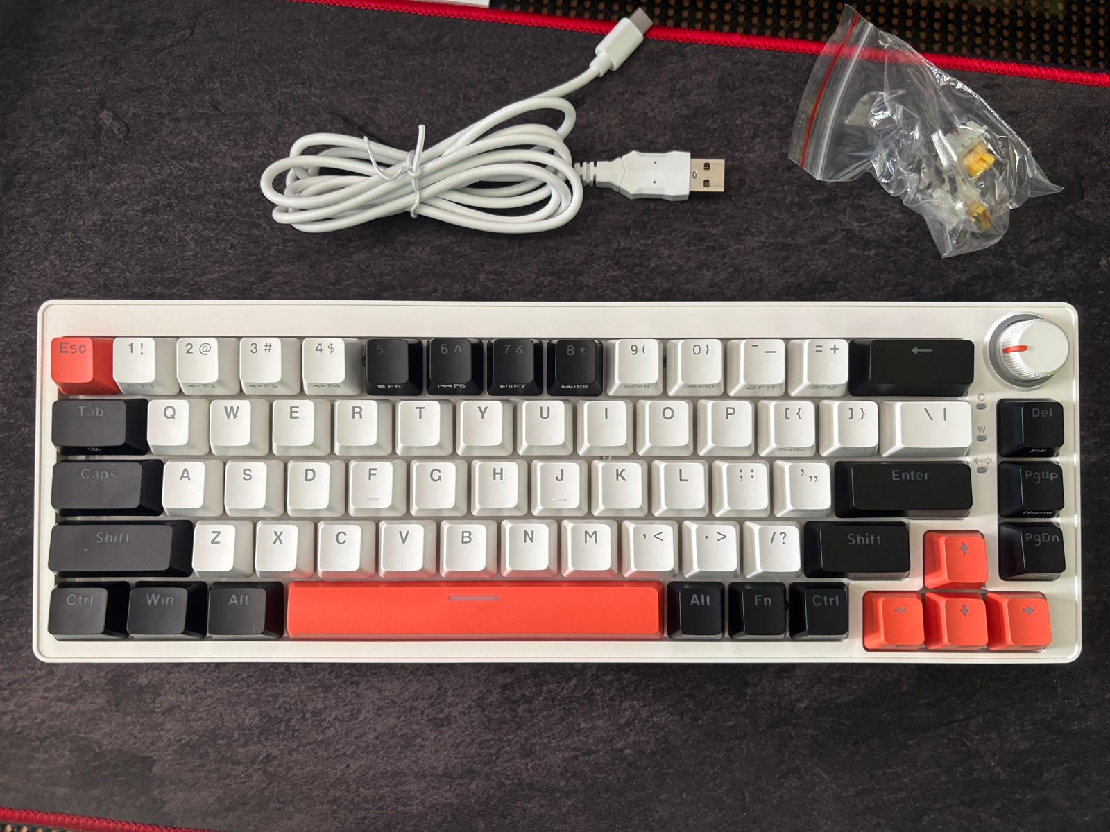 ZIFriend ZA68 Pro Mechanical Keyboard – White & Black