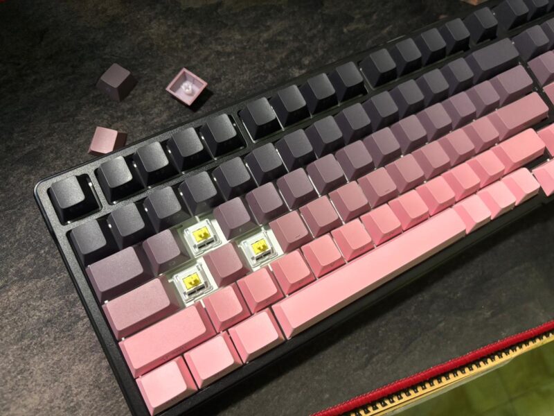 ZIFriend K99 Pro Mechanical Keyboard – Gradient Pink